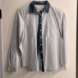NWOT LOFT Chambray Button Up Size Small